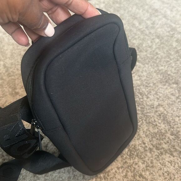 Corkcicle Crossbody Water Bottle Sling Bag - Picture 3 of 8